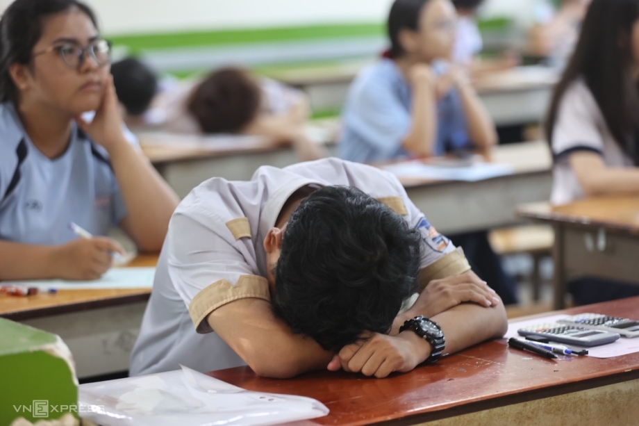 Bị bắt tài liệu khi thi sẽ bị gì ở thcs?