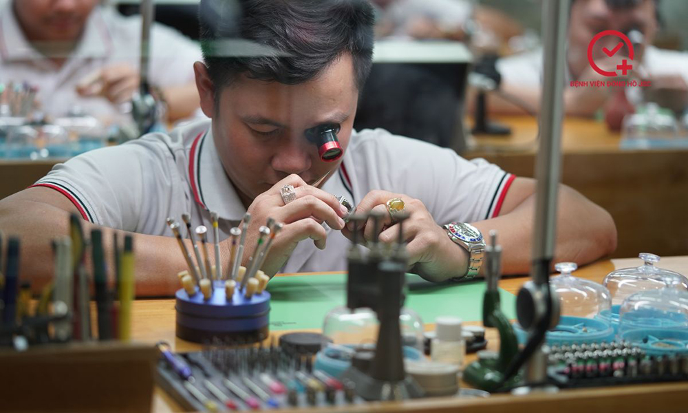 Học sửa Đồng hồ: hướng dẫn chi tiết và cơ hội nghề nghiệp